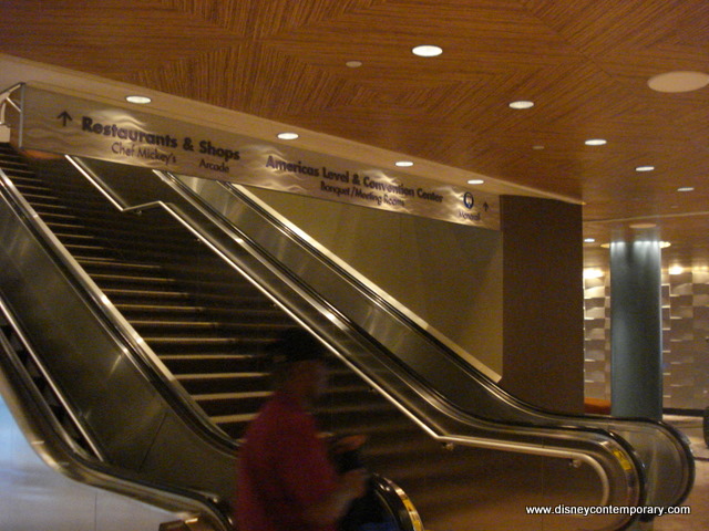 Escalators to Grand Canyon Concourse from Lobby